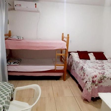 Kitnet S2 Em Torres-Rs - Na Mais Bela Praia Gaucha - Cozinha - Banheiro - Ar Condicionado - Tv Smart 32' - Wi-Fi - Estacionamento - Anfitria Superhost No Bnb Exteriér fotografie