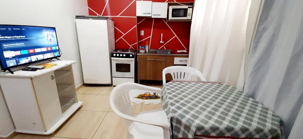 Kitnet S2 Em Torres-Rs - Na Mais Bela Praia Gaucha - Cozinha - Banheiro - Ar Condicionado - Tv Smart 32' - Wi-Fi - Estacionamento - Anfitria Superhost No Bnb Exteriér fotografie