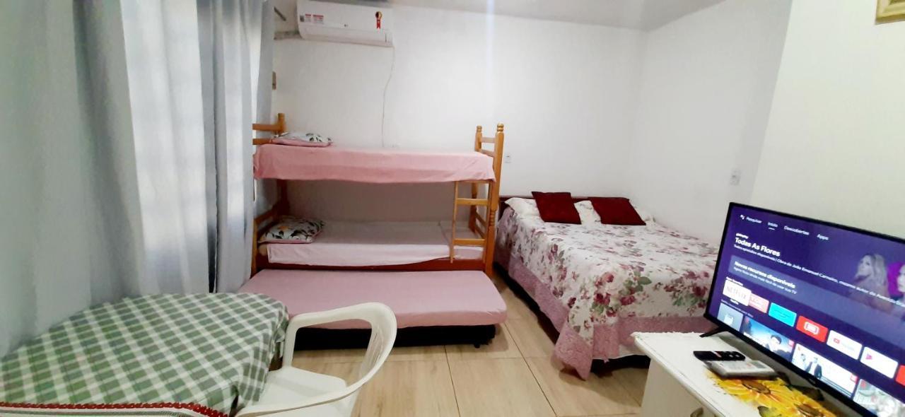 Kitnet S2 Em Torres-Rs - Na Mais Bela Praia Gaucha - Cozinha - Banheiro - Ar Condicionado - Tv Smart 32' - Wi-Fi - Estacionamento - Anfitria Superhost No Bnb Exteriér fotografie