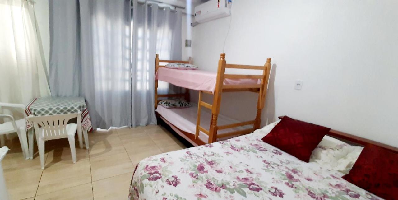 Kitnet S2 Em Torres-Rs - Na Mais Bela Praia Gaucha - Cozinha - Banheiro - Ar Condicionado - Tv Smart 32' - Wi-Fi - Estacionamento - Anfitria Superhost No Bnb Exteriér fotografie